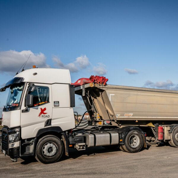 Camion semi acier pour transport matériaux de carrière LONGEPEE Vendée