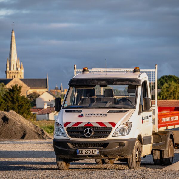 Service de livraisons tous volumes de graviers de décoration aux professionnels et particuliers, LONGEPEE en Vendée